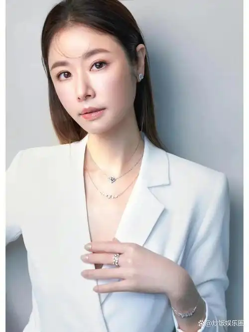 林心如为73岁老父亲庆生开心合影家庭幸福霍建华低调当透明人