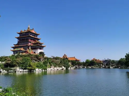 烟台蓬莱的三仙山风景区距离八仙过海景区很近,上次我来蓬莱旅游时从