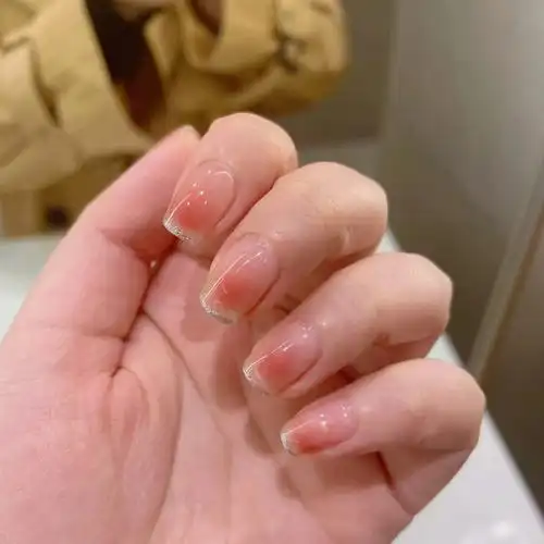 春夏冰透渐变美甲