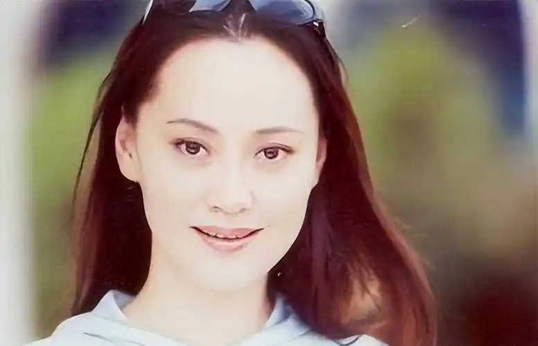 大宋佳:丈夫患病带女儿离开,转身赴美国嫁地产大亨,现状如何?