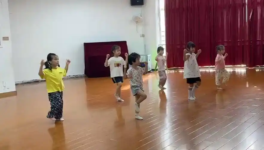 海珠区慈善公益文化节演出作品-南洲街-蜗牛的梦想