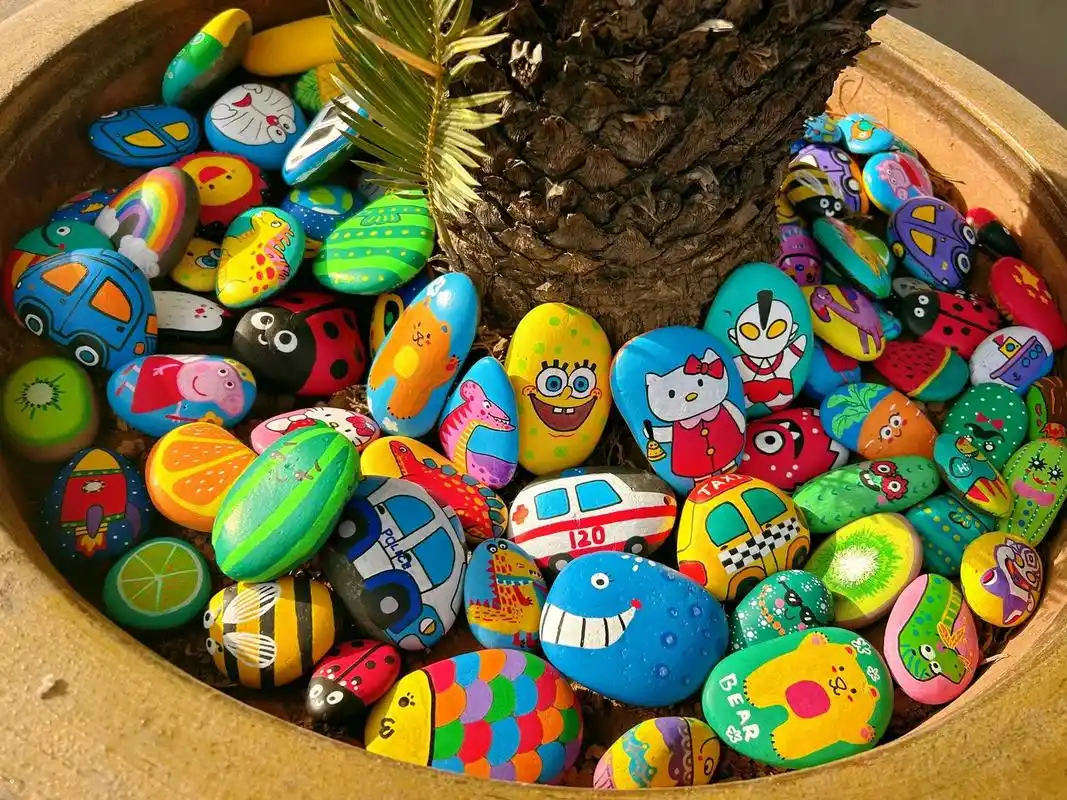 那些天画过的210块石头画～春天了,又可以带孩子去小河边捡石 - 抖音