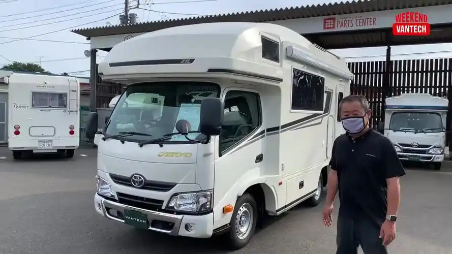 日本丰田平头轻卡房车 (机翻字幕)