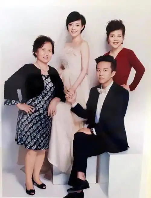 10位娱圈好女婿:岳云鹏给岳母盖别墅,邓超给岳母介绍老伴儿_婆婆