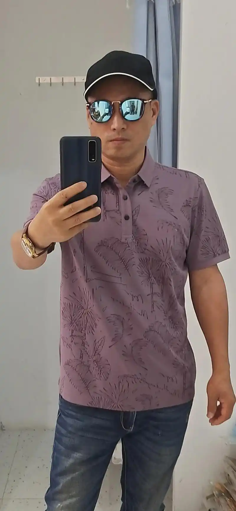 为了区区碎银几两,沧桑大叔也要学会自拍,实物可比这相片漂亮多 - 抖