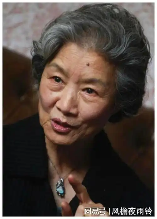 吕中:演了40年话剧,47岁才入演艺圈,与丈夫婚姻成佳话|老戏骨|演员