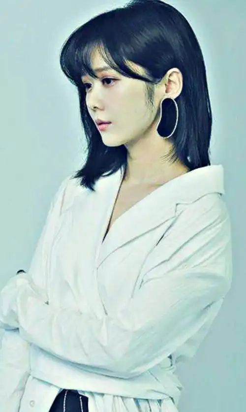 张娜拉最新时尚写真照,甜美风格,依旧迷人_高清图集_新浪网