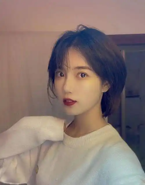 连女生都拒绝不了的酷帅短发,又美又飒真是绝了!_造型_风格_mslynn