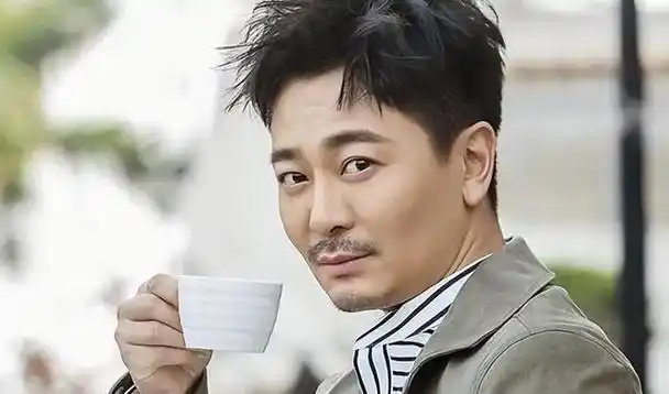 不要再替吴樾感到遗憾了!事实上,他已走上和吴京截然不同的路