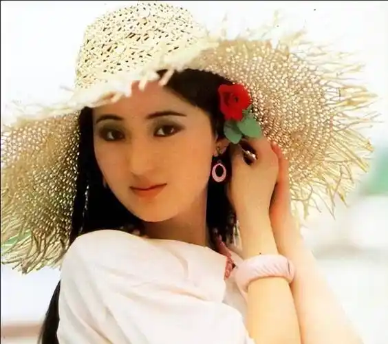 陈晓旭追思会上发生一件怪事,"黛玉"芳魂再现,杨树云泪流满脸_红楼梦