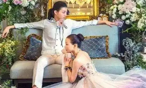 霍尊婚纱照结婚了?看到照片之后,网友便是:瞎拍的吧!