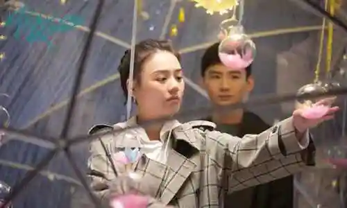 马思纯新恋情疑曝光对方像是乐队主唱