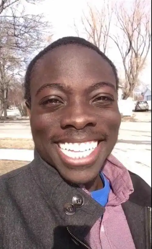 抖音黑人锁屏壁纸_抖音黑人笑壁纸(图文)