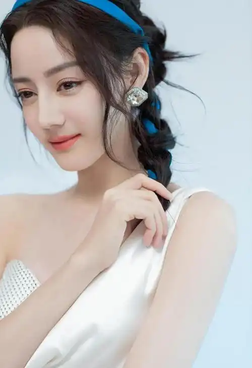 迪丽热巴#美图9_网易订阅