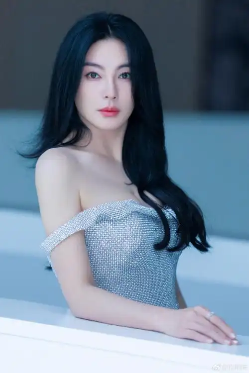 张雨绮ai建模身材#身材比例真的太优越了吧,咱就是说张雨绮ai建模