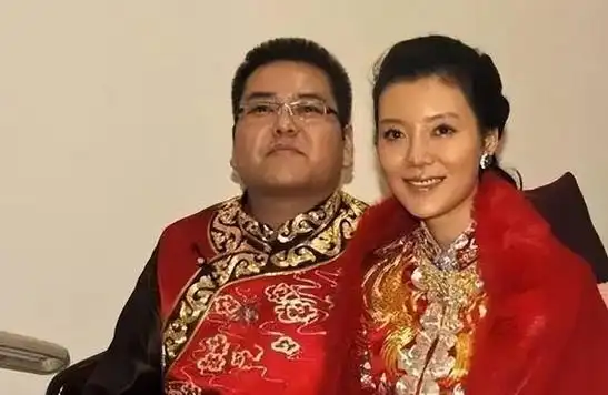 可是车晓的婚姻确实是让人非常不理解,他的老公李兆会,和车晓真是一