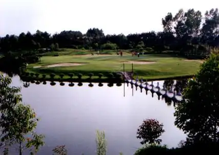 狮子湖高尔夫球场