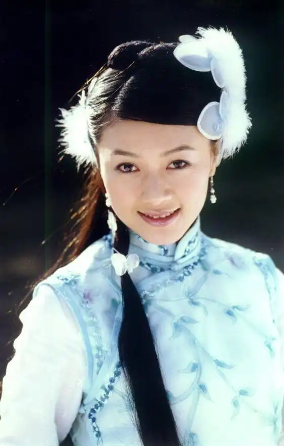 2001在电视剧《黑冰》中,田海蓉出演了一位令人大跌