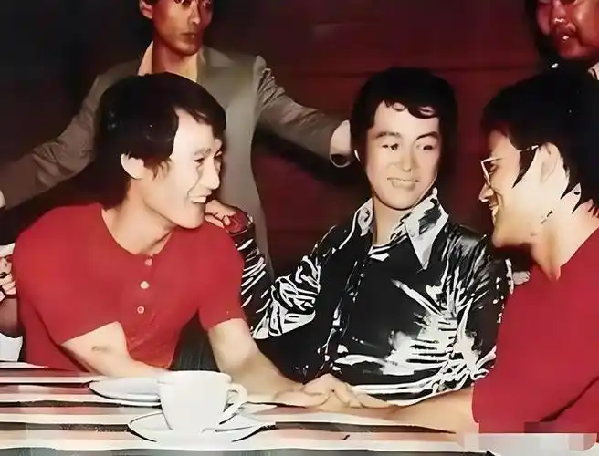 陈惠敏我和李小龙握手的时候就知道他的功夫很厉害