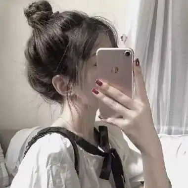 扎丸子头女生头像