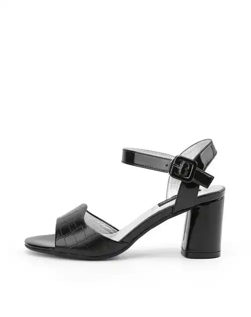 丁字式扣带甜美时尚纯色压花皮女凉鞋子黑色