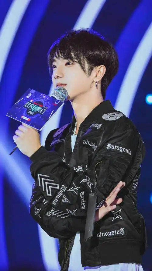 华晨宇帅气写真高清图片