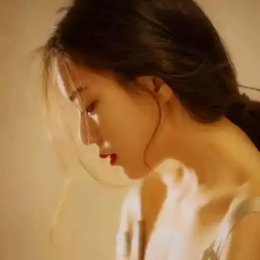 唯美意境侧脸女生头像超清好看的唯美意境侧脸女头图片