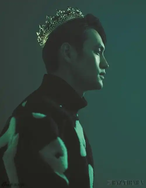 组图:袁弘时尚杂志写真 谱写最暖冬日恋歌 : 袁弘拍摄了一组冬日恋歌