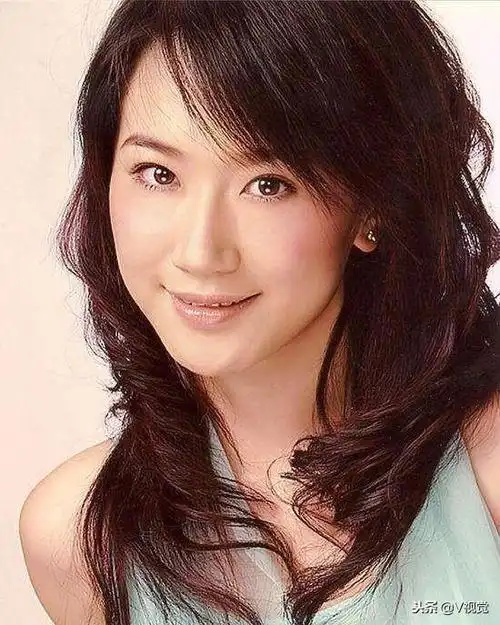 郑清文《带泪梨花之美丽重生》中饰 赵晓雪.