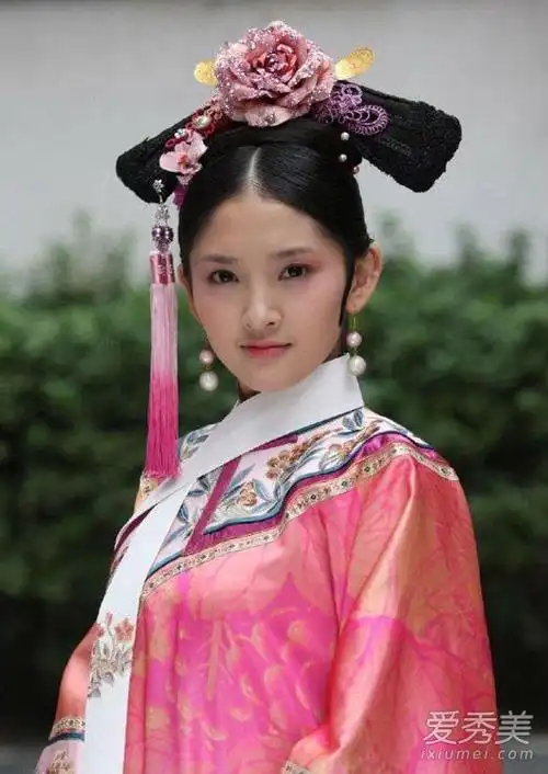 《甄嬛传》中唐艺昕扮演的祺贵人骄纵跋扈,但不过是一颗棋子,落得悲惨