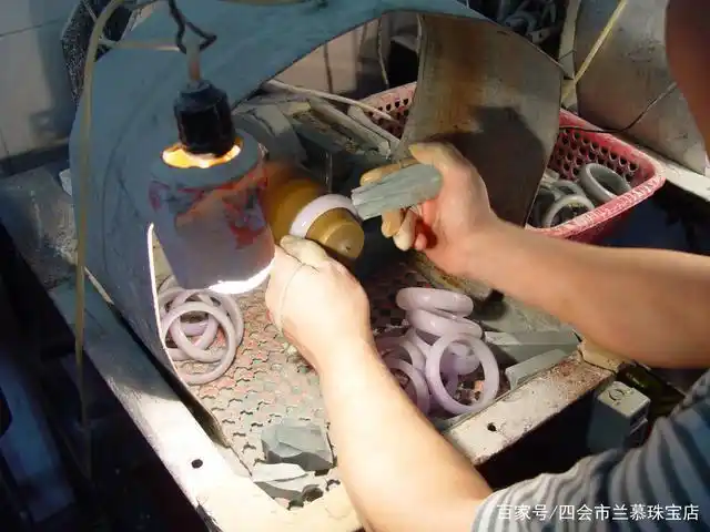 翡翠手镯的加工流程