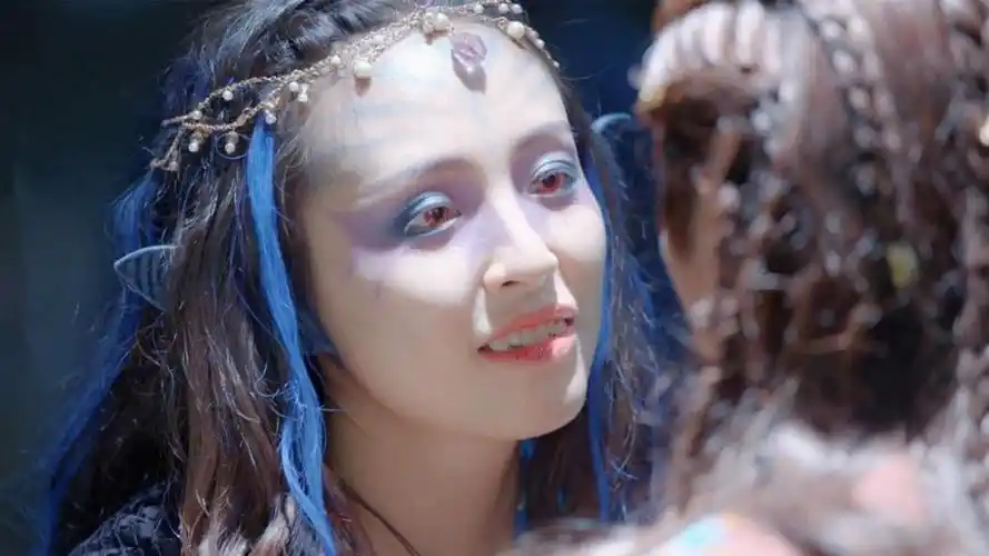 《盛唐幻夜》叶远安变蓝色吸血蝙蝠,穆乐伤心亲吻她:我永远都会爱你