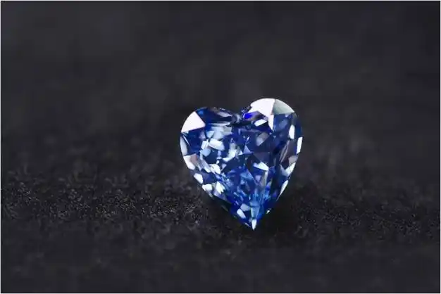 周大福传世杰作裕世钻芳华首次亮相超越时光天然钻石展