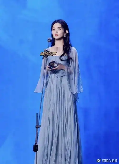 颁奖晚会赵丽颖被杨幂李现吴亦凡孤立还是吴亦凡刻意避嫌赵丽颖