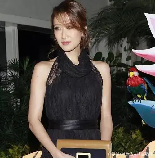 谢霆锋对妹妹未婚生女生气了,网友:谢婷婷和嫂子有一拼