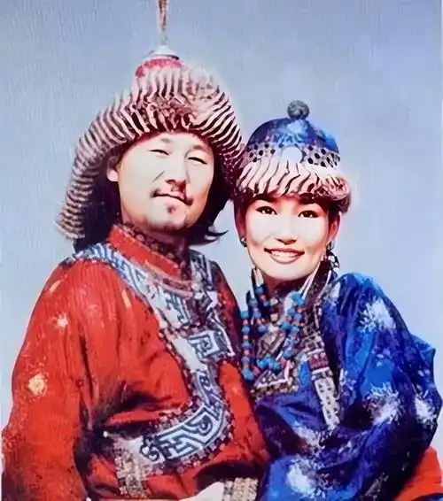 回顾腾格尔喝酒散尽百万家财妻子离开女儿去世他经历了什么