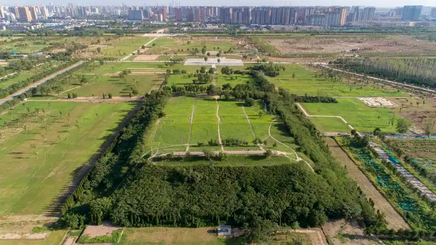 《汉·未央宫遗址》 来自 牛佳良 | 天空之城