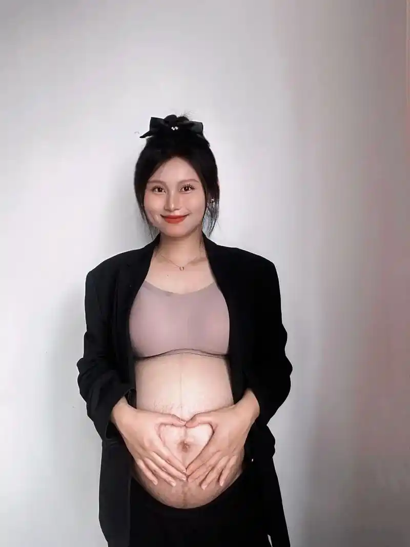 最美孕妇 #看肚子是男孩还是女孩 #泰裤辣女孩 - 抖音