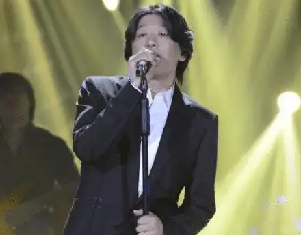 栾树是黑豹乐队的键盘手,也算是一个才子,曾经和大名鼎鼎的天后王菲