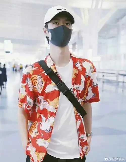 王一博花衬衫##王一博