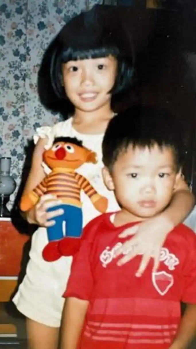 容祖儿秀"超萌童年照"!