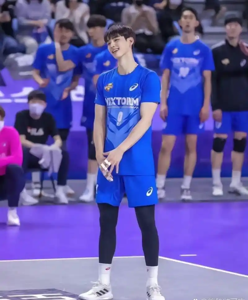 男排运动员林盛进出柜96#帅哥# #gay# #体育生