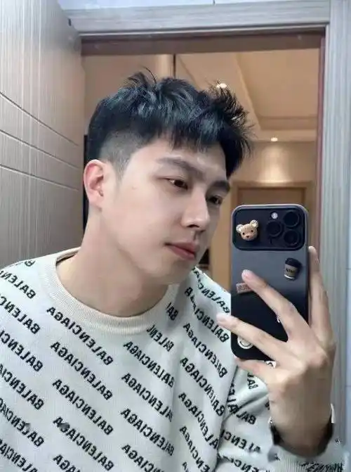 谁懂这款男生发型很难不爱啊