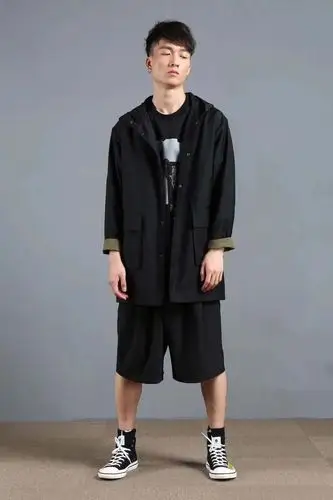 首末男装时尚布衣   工装风外套让您穿出时尚个性