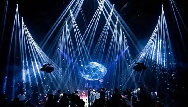 youlo动漫电音节狂欢季 要玩就来玩波大的