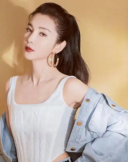 和小16岁男友分手后,李冰冰宣布终生不要孩子,把财产留给外甥_网友