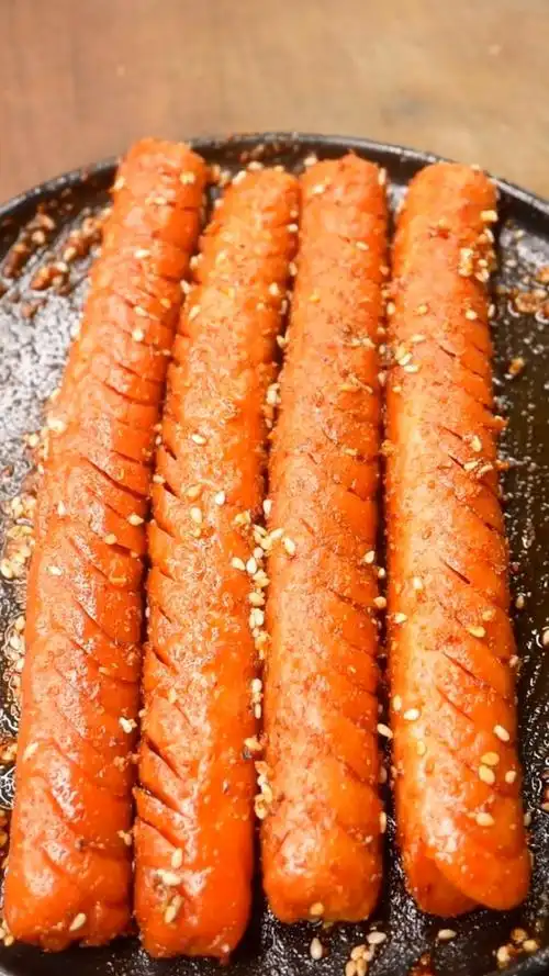 脆炸火腿肠街边的小零食.