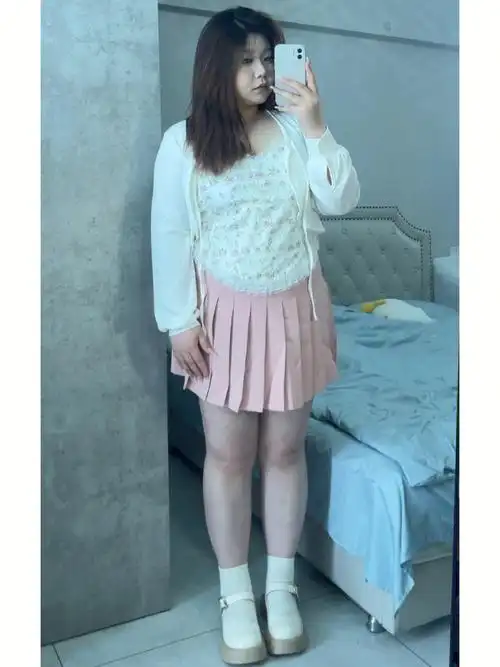 165 180斤 |粉白配一下子就戳到了我的心巴