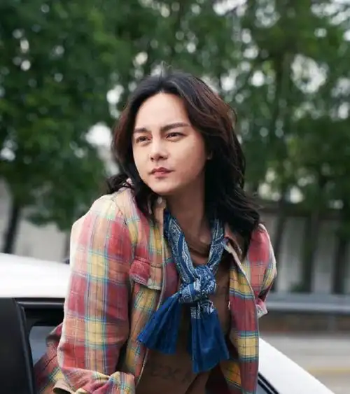 天天减肥的尹正到底为什么会肿成这样?