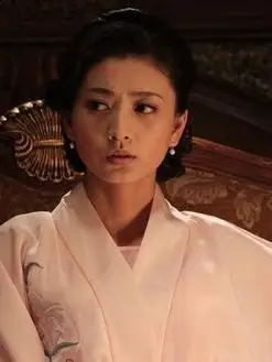 龙宝宝(斓曦饰演)